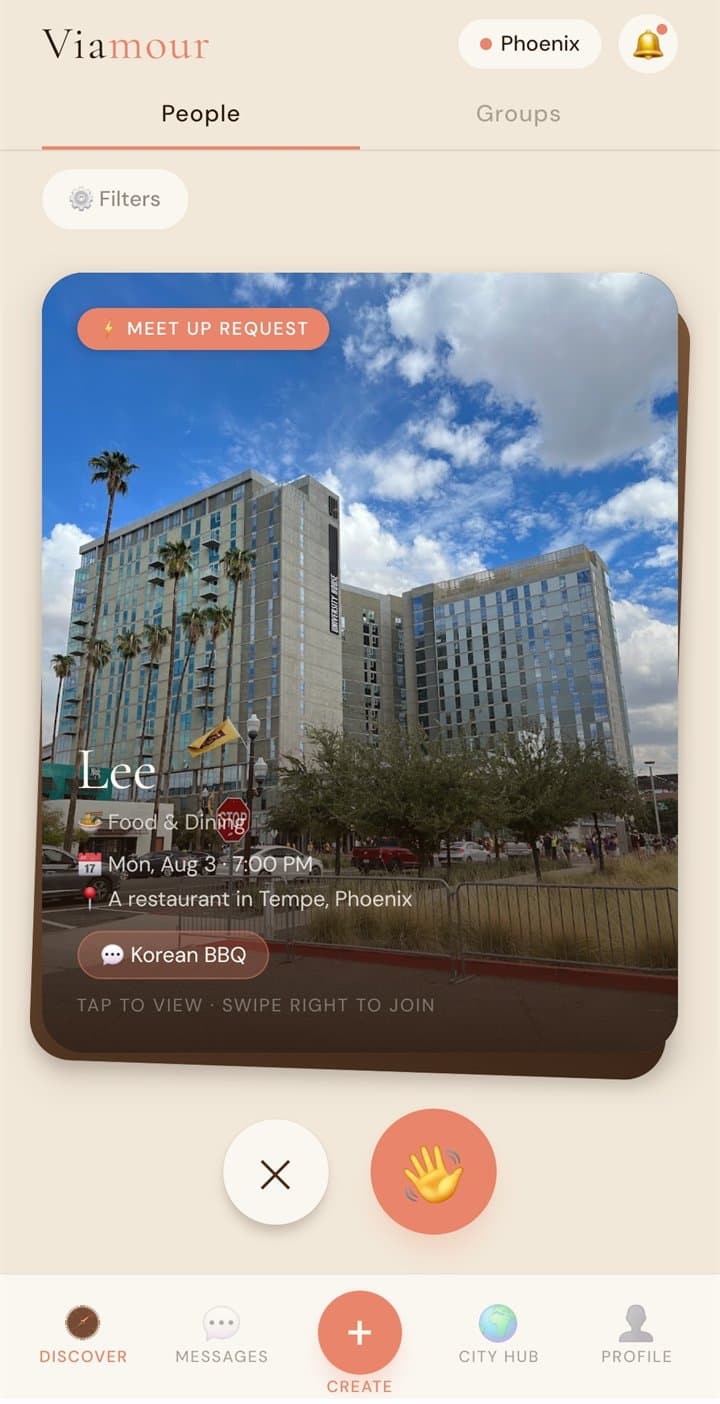 Viamour Discover screen with a one-on-one meet-up request card in Phoenix